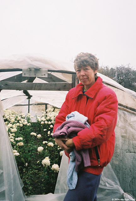 Our friend Sveta, the 'florist' has struggle with her business for many years.  She is a very hard worker, and her flowers are b