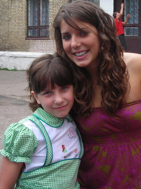 Before leaving Ukraine, we had to go and visit our dear orphans at the local internot.