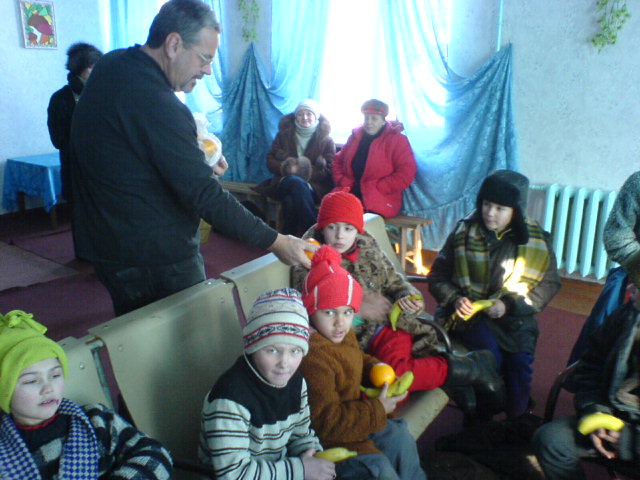 Go Bananas for orphans was a program started by Kristy C. of Valdosta, GA after a trip to Ukraine.  Under her direction, the stu