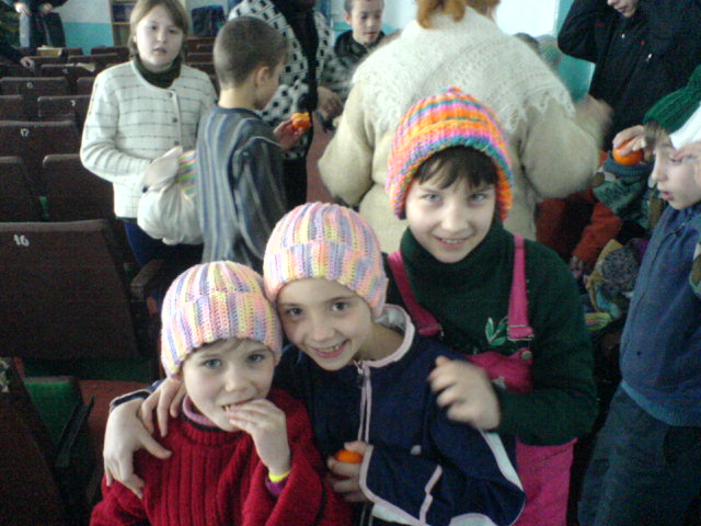 Thank you Honey Little, Zula McLeod and Lucille M. for these wonderful hats!  Between the 3 of you, super seniors, hundreds of c