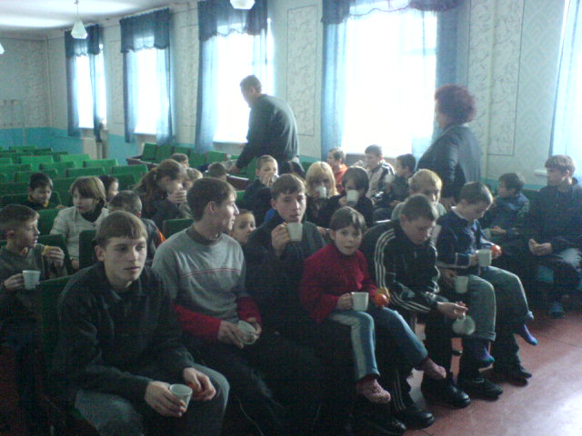 School to over 400 children, this is home to 50+ orphans.