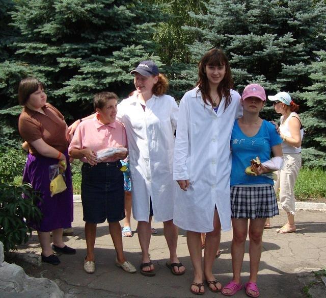 Anna and Natalia speak with some of the older teens