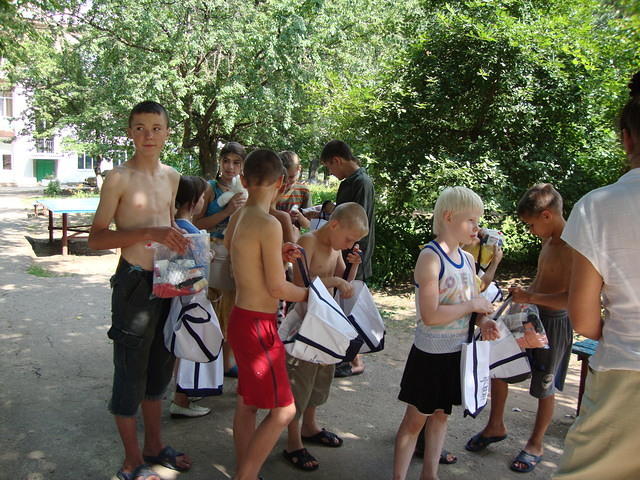 Kids in 'New York' LOVE the canvas bags which will be used at camp.