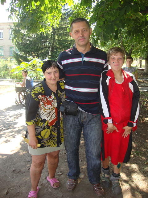 Local pastor, Igor, is here with 2 of the ladies of Torez.