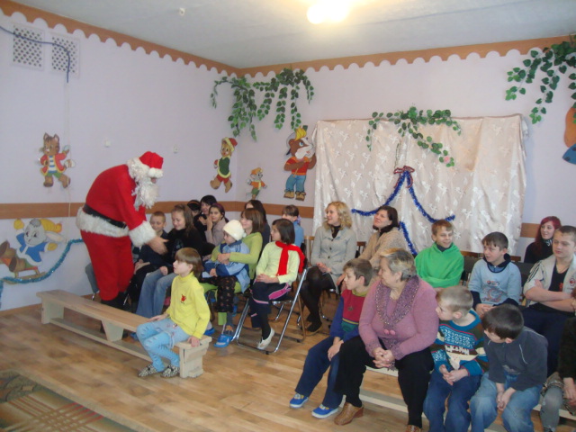 The children of the Shelter in our hometown of Dzerzhinsk were thirrled to be greeted by Santa.