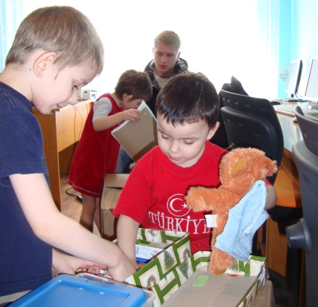 Kids were checking out each others boxes, and trading items.