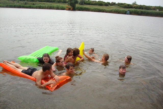 In the summer heat, the water was refreshing.