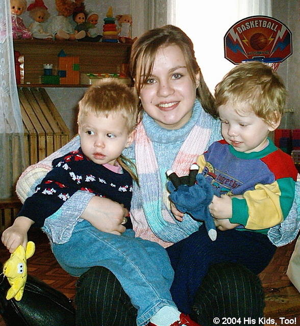 So many kids, and not enough arms!