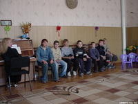 After the presentation, the music teacher insisted that the children sing for us, what a joy!