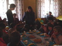 The was topped off with a cookies, 'fish' crackers (staying with the beach party theme), bananas, and fruit juice!