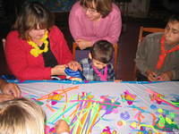 Using several types of materials, children were encouraged to use their imaginations.