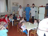 Children enjoying their lunch.