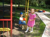 Alla enjoyed playing with this little girl.
