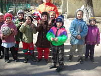 We paid a visit to Spring Flower, in Makeevka, dropping off new clothing from Frieda H.