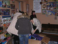 Sundy, Teresa and Christine sort for sizes.