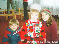 Alla and her new sister, Haley, and brother Artur (Mariupol 3/99)
